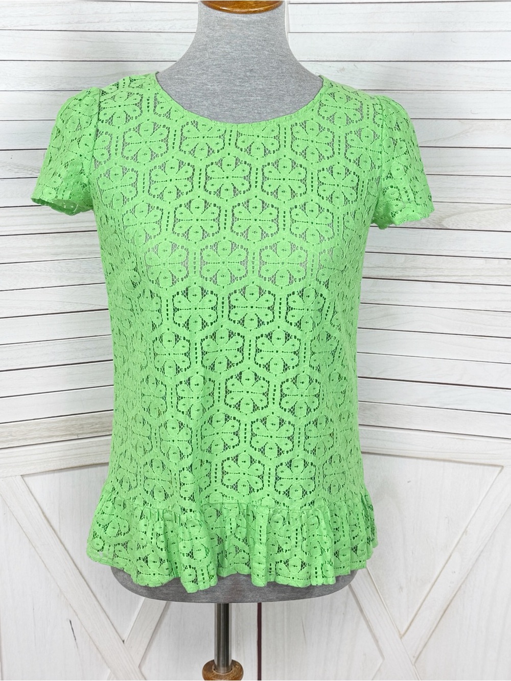 Lilly Pulitzer Lace Peplum Bow Back Top Mint Green XS Cottagecore Southern Prep